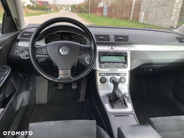 Volkswagen Passat 2.0 TDI DPF Highline - 10