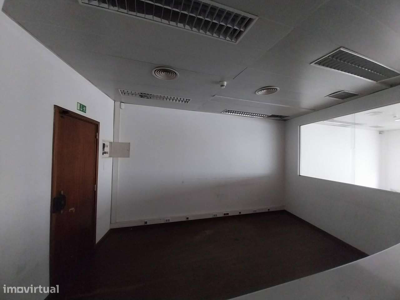 Escritório com Excelente Localização – Centro Comercial D. Dinis - Grande imagem: 5/5