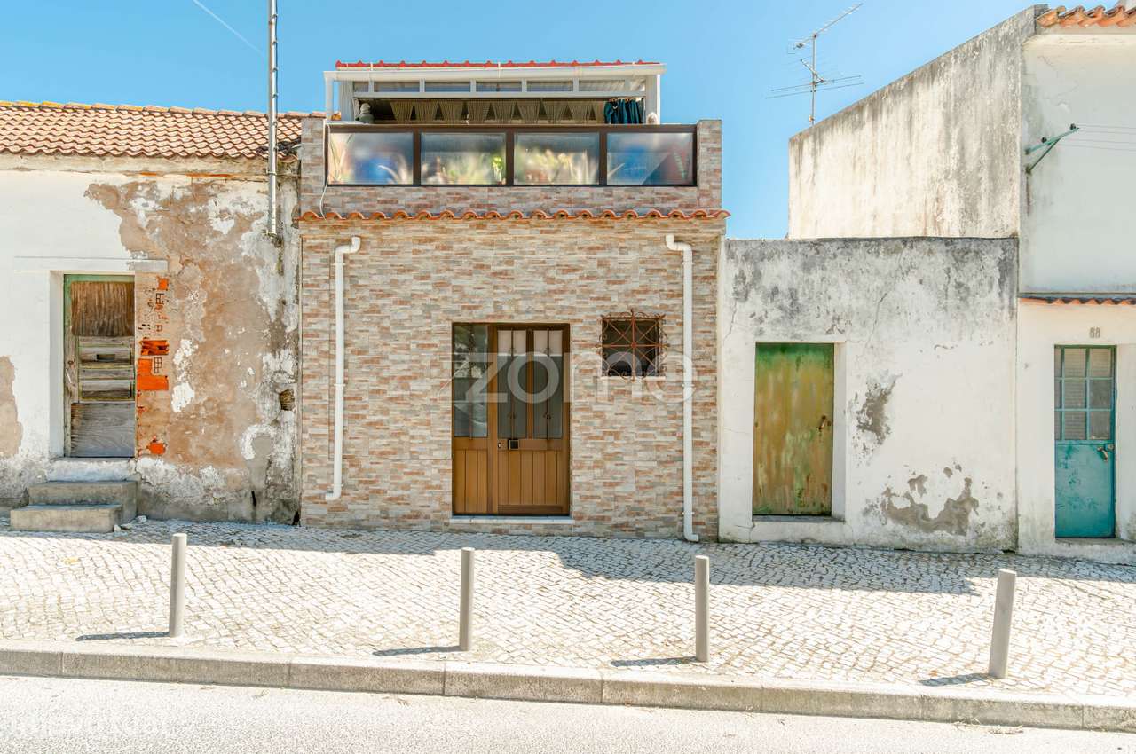 Moradia T1 + 1 Azambuja com Espaço Comercial-39