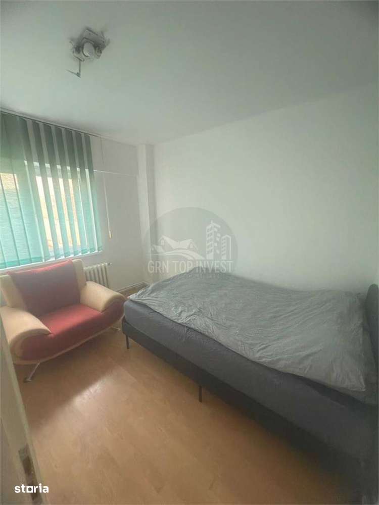 Apartament la etajul 1 cu 4 camere in Vasile Aaron-1