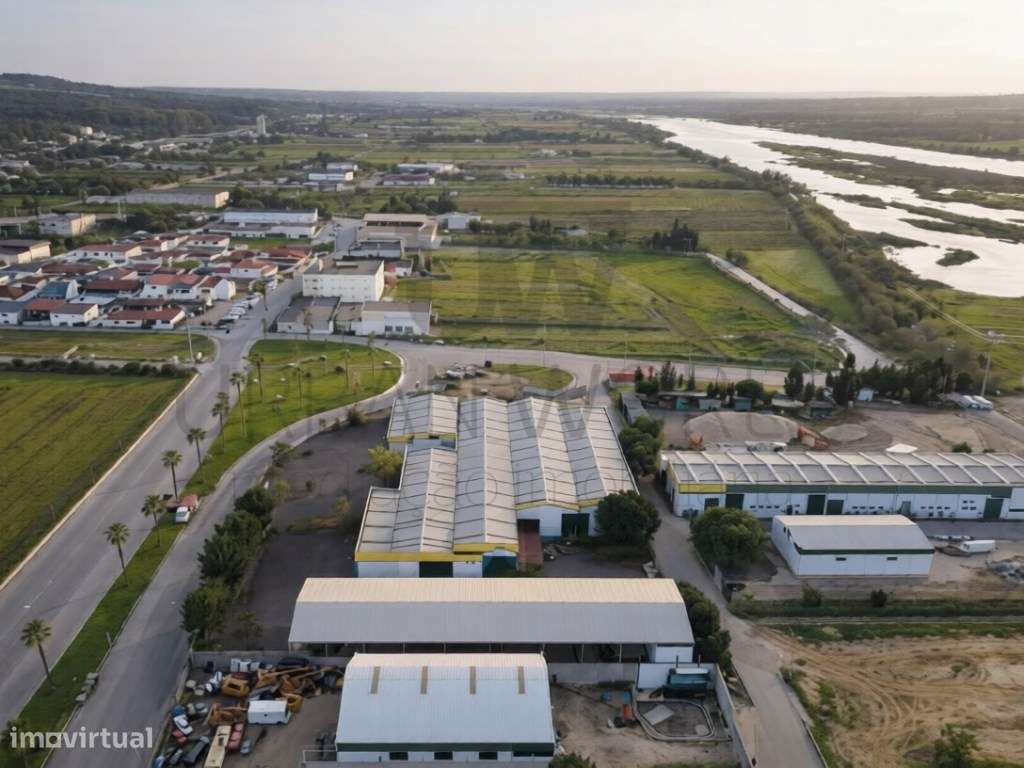 Armazém, Chamusca - Santarém, 4.665m2 - Grande imagem: 3/10