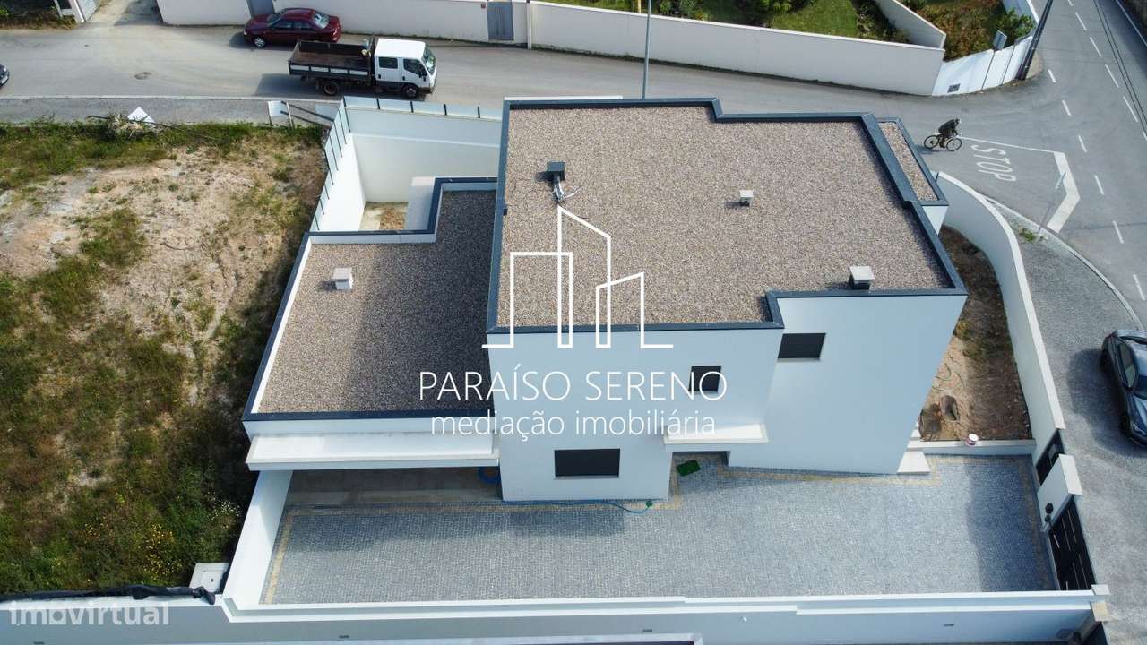 Moradia T4 junto ao centro de Stª Maria da Feira - Grande imagem: 5/35