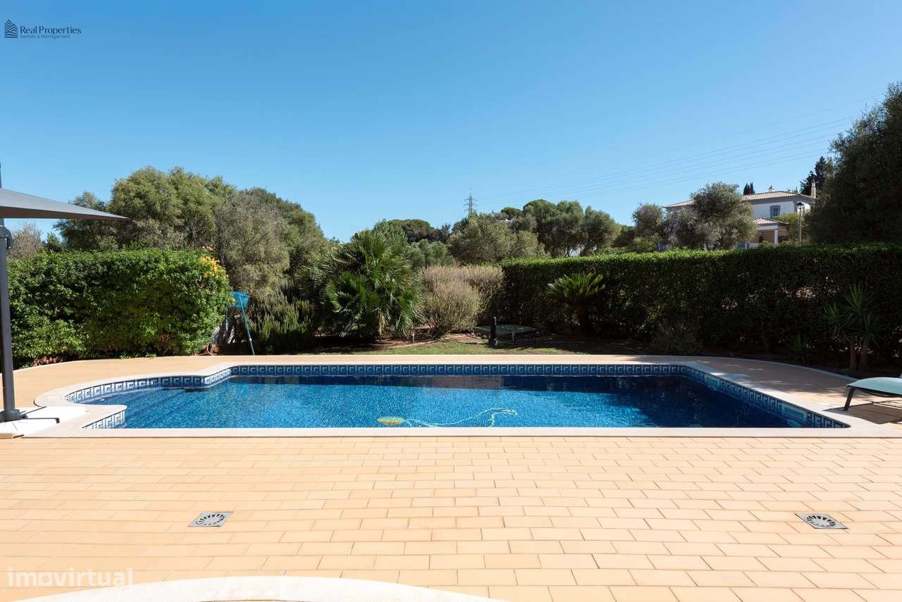 Moradia Térrea T4 Isolada em Albufeira – Um Refúgio de Luz, Conforto e-30