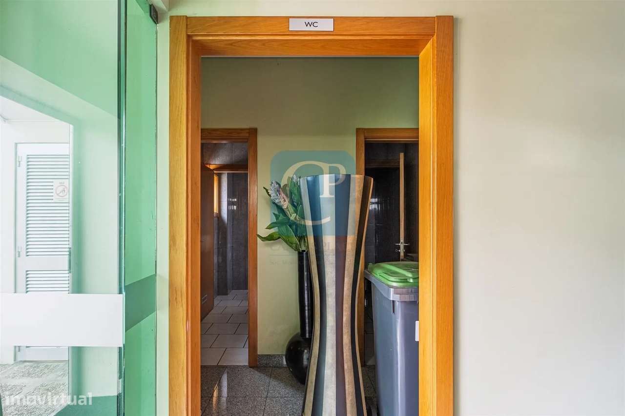 Moradia T3 com Restaurante, em Alfena, Valongo-16