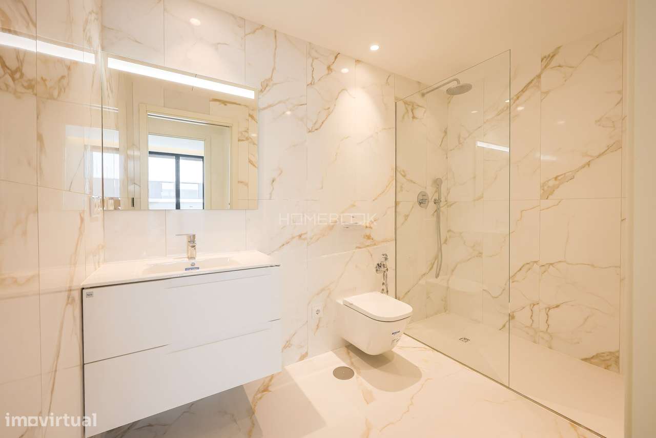 T2+1 de Design Moderno com Varanda | Localização Privilegiada-10