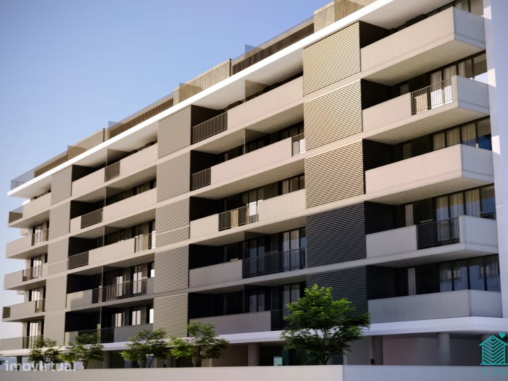 Apartamento T3 com Lugares de Garagem no Cais de São Roque - Grande imagem: 1/23