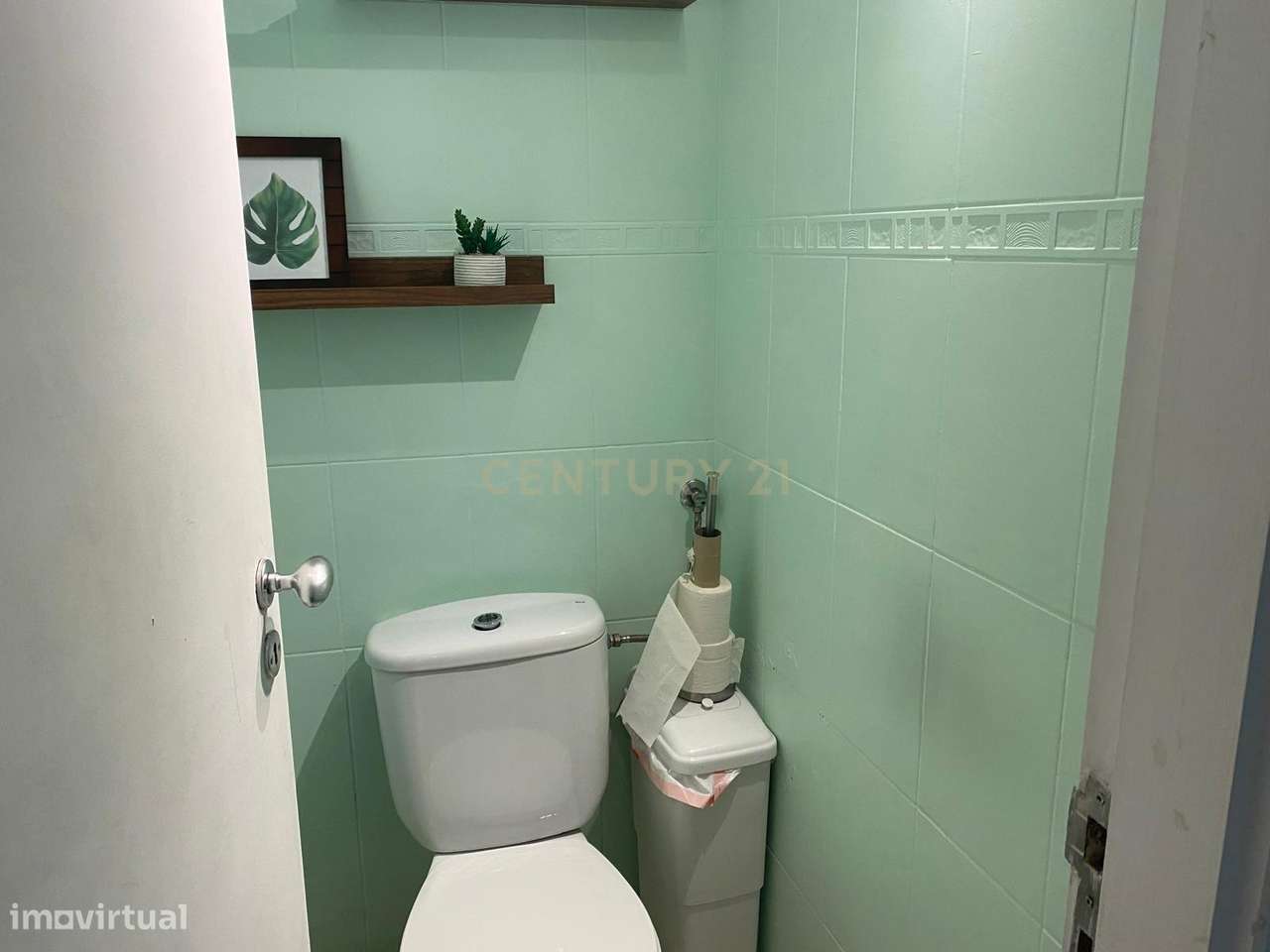 Restaurante em São Domingos de Benfica com faturação ativa e clientela-11