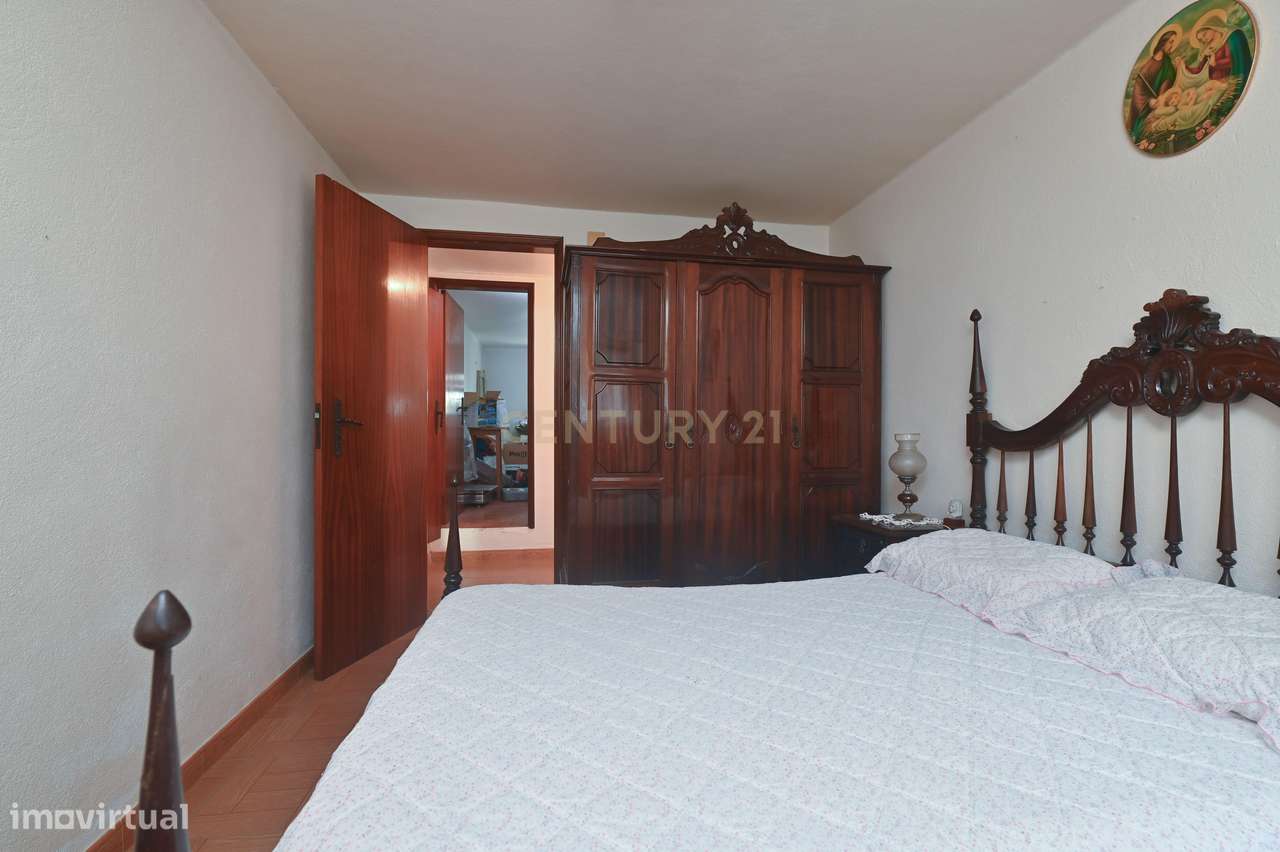 Oportunidade Única em Carnaxide | Terreno + Moradia com Elevado Potenc-12