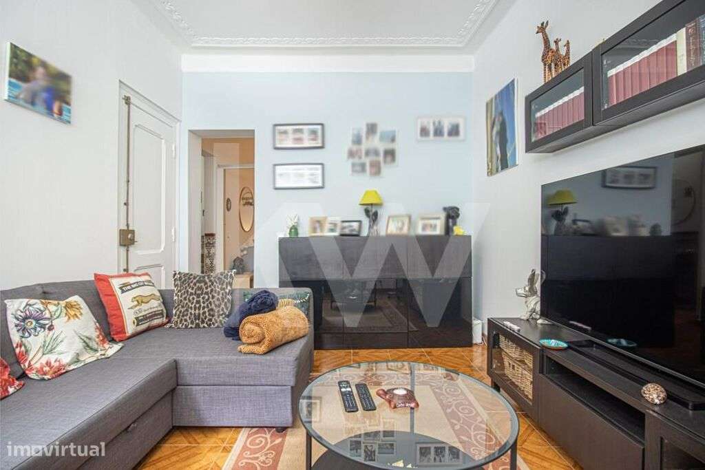 O Seu T1 Renovado e Mobilado com Terraço Privativo – Viver ou Investir - Grande imagem: 2/23