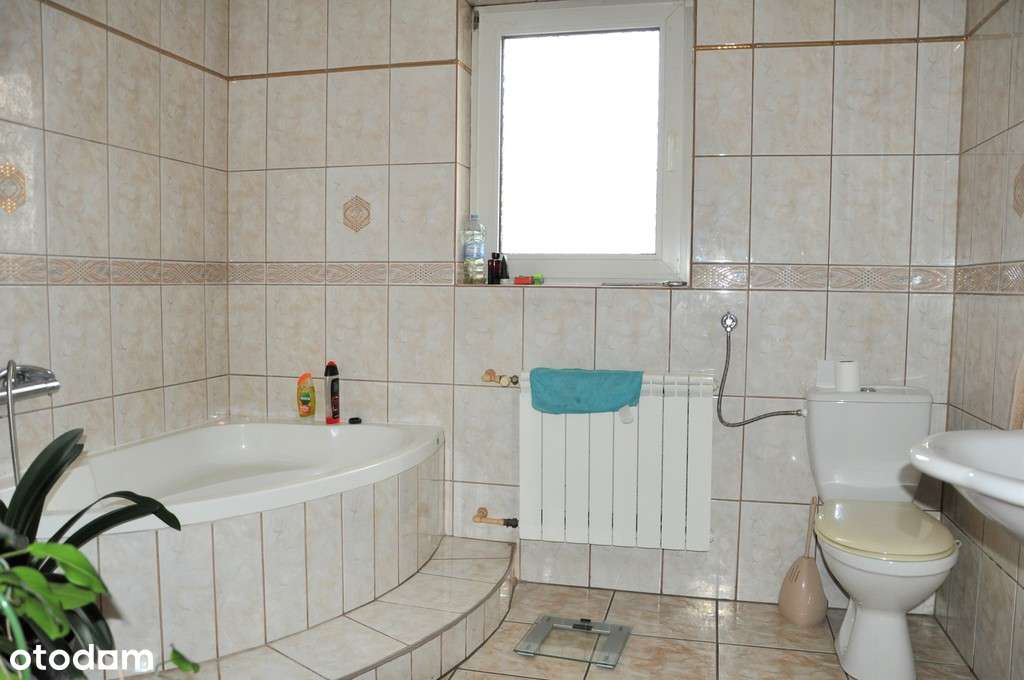 Dom z działką położony w cichej okolicy Jarocina.-10