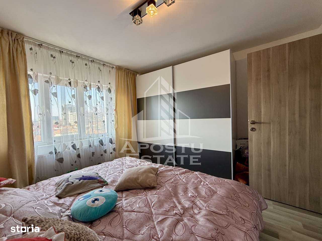 Apartament 3 camere, decomandat, garaj, centrala proprie, zona Lunei - Imagine principală: 4/17