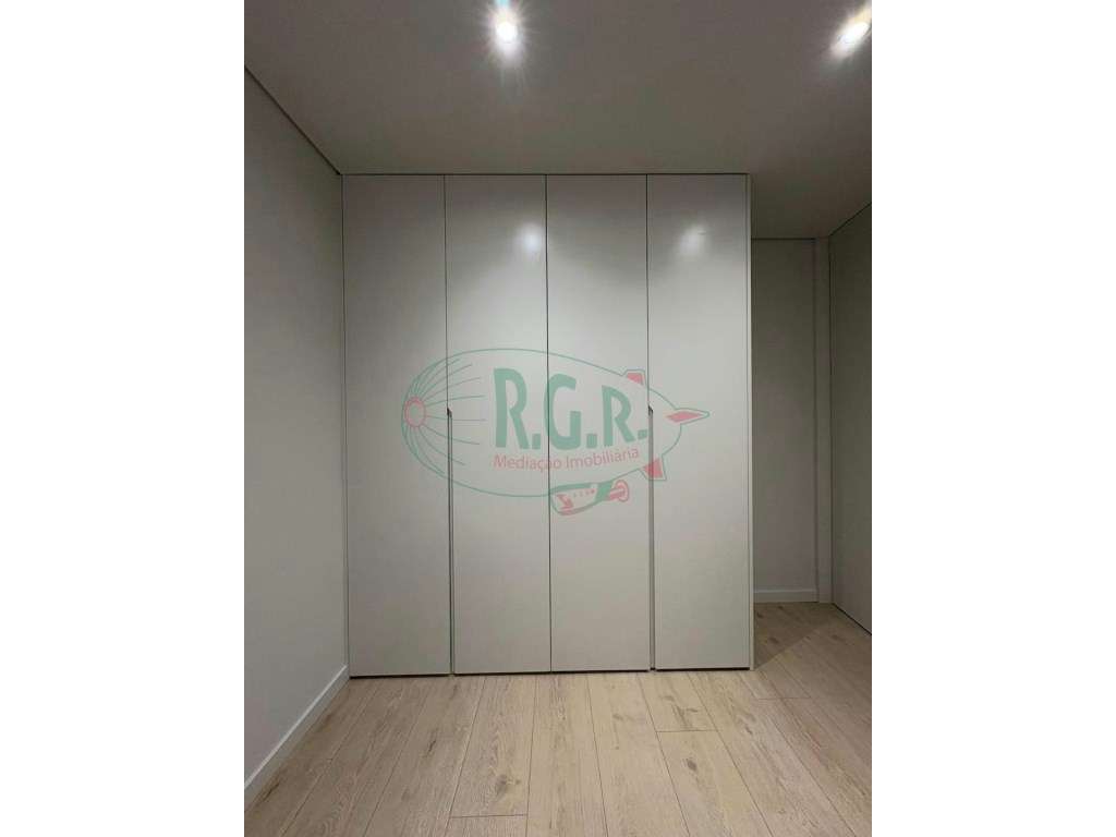 T4 Único no Piso | Terraço (48.40m2) | Box 2 Carros e Arrumos | SÃO...-18