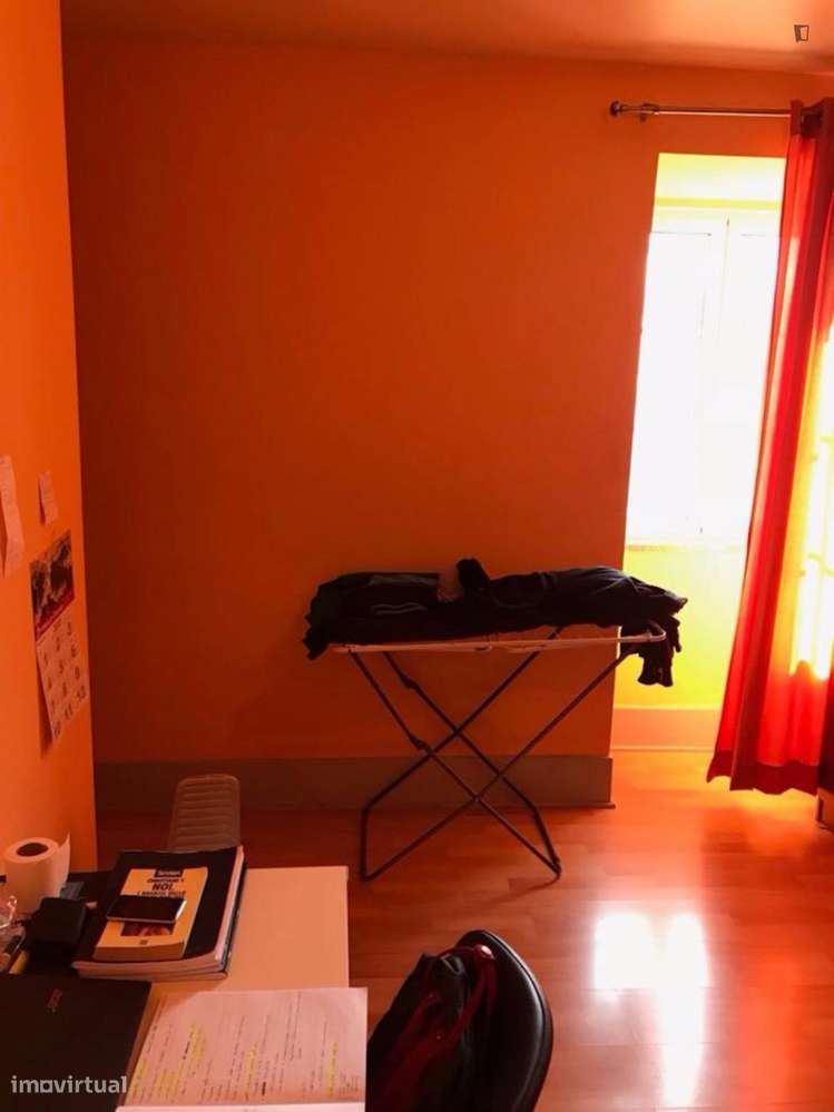 Quarto - localizado em Montarroio Coimbra - Grande imagem: 5/7