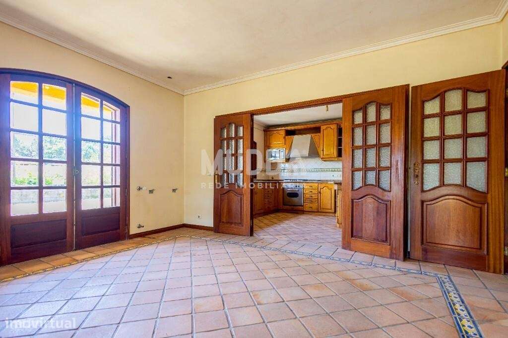Oportunidade em Azurva – Moradia Isolada com Grande Terreno!-4