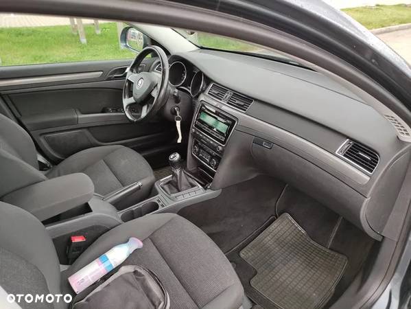 Skoda Superb 2.0 TDI Active - 10