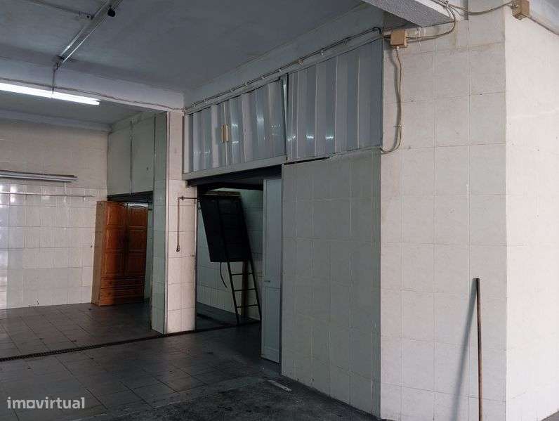 Armazém aluga-se na Ramada - Grande imagem: 5/11