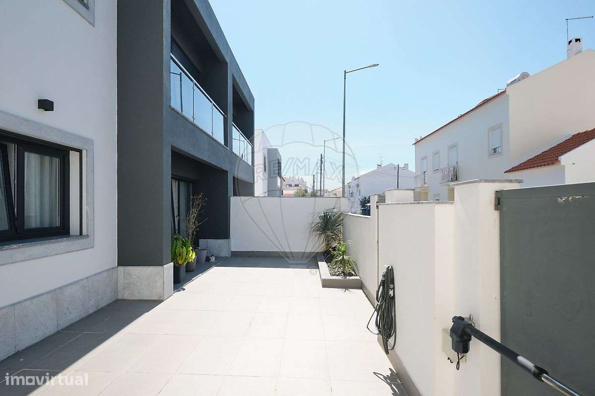 Moradia T4 para venda-4