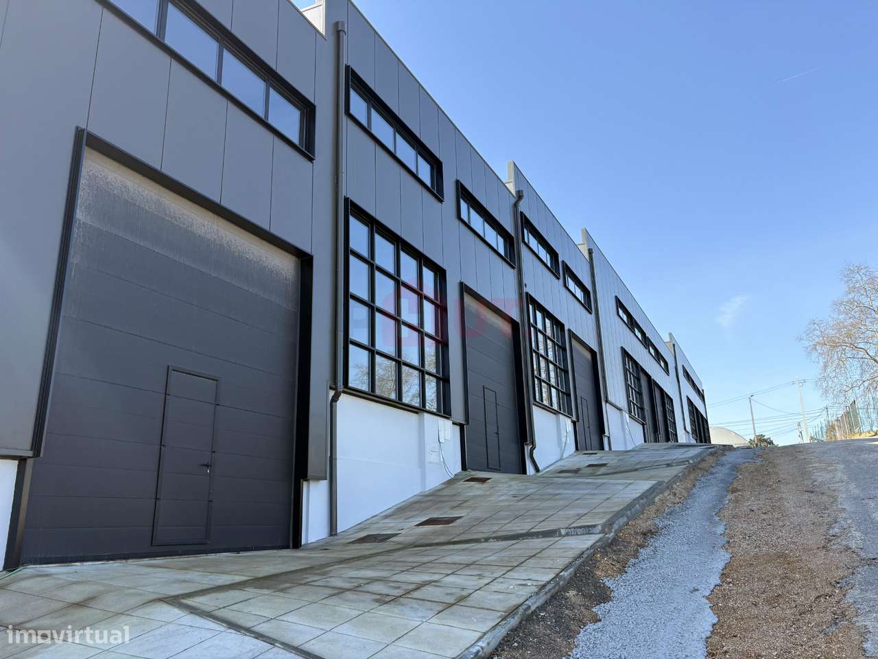 Armazem 150 M2 + 54 Logradouro Vila Meã | Amarante |-7