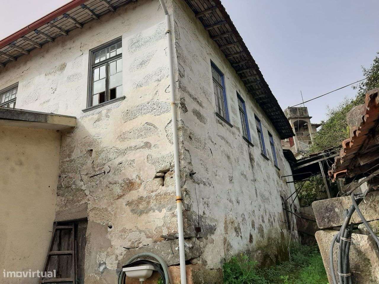 Edifício de duas habitações e terreno Termas São Vicente Penafiel-8