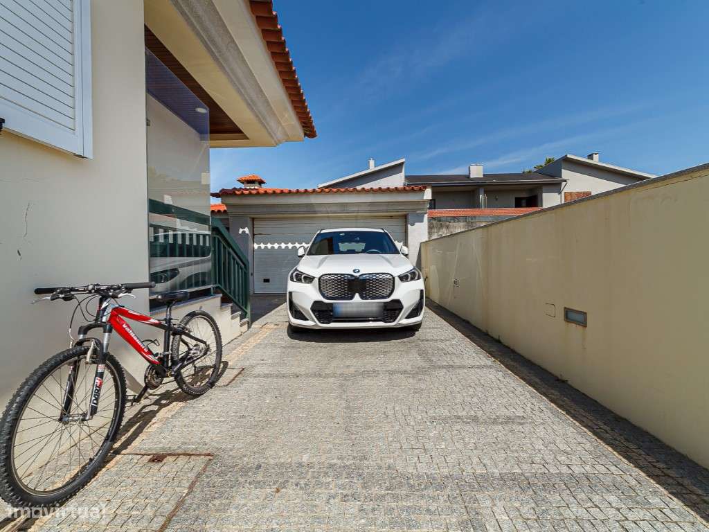 Fantástica moradia de 4 frentes em Esmoriz, a 400 metros da praia-56