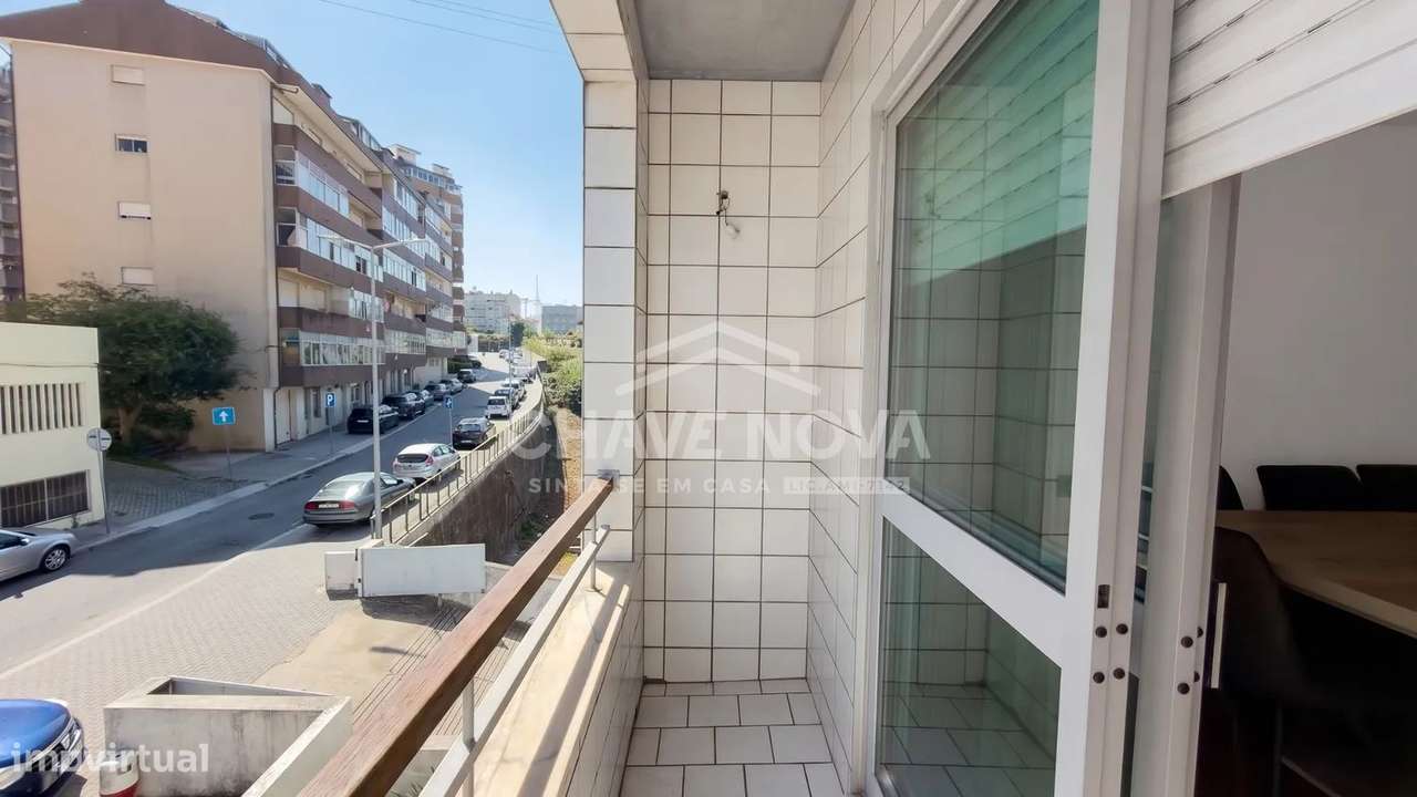 Apartamento T2 Mobilado c/ Lugar de Garagem em Oliveira do Douro-10