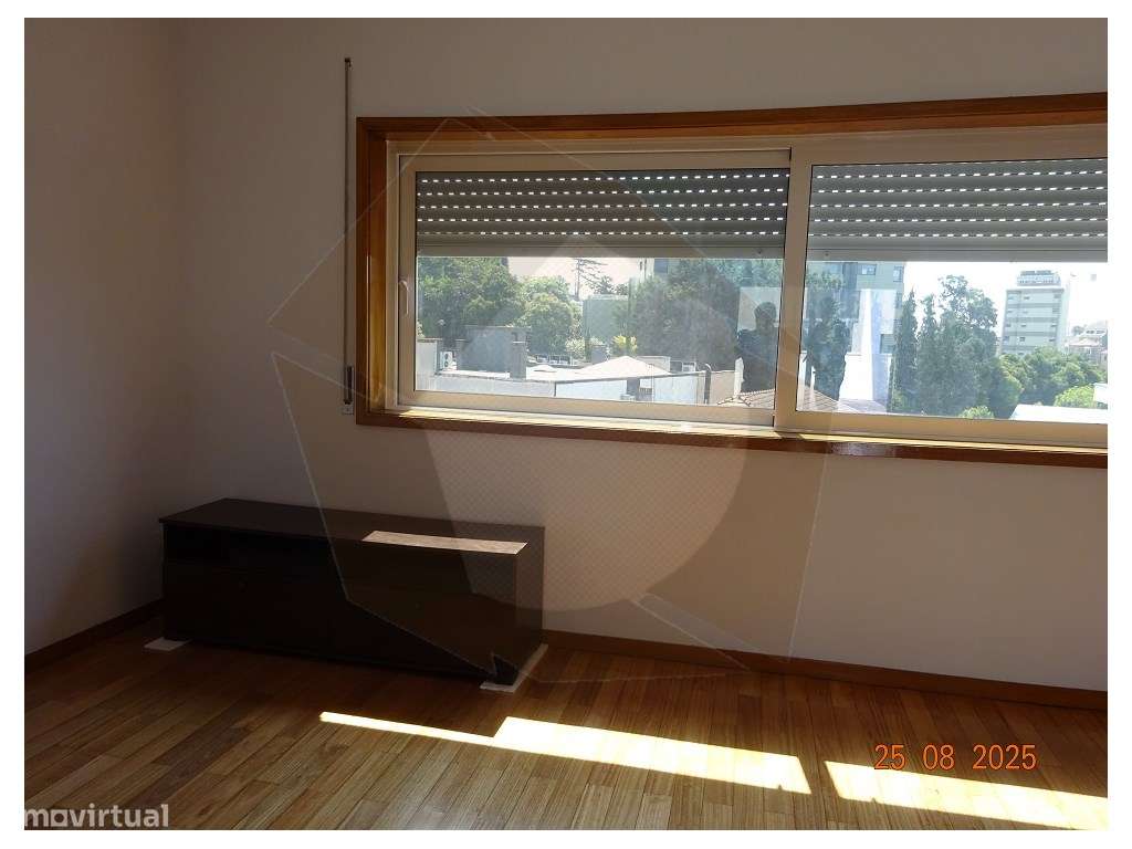 T0 ARRENDAMENTO - PORTO (CENTRO) - Grande imagem: 2/10