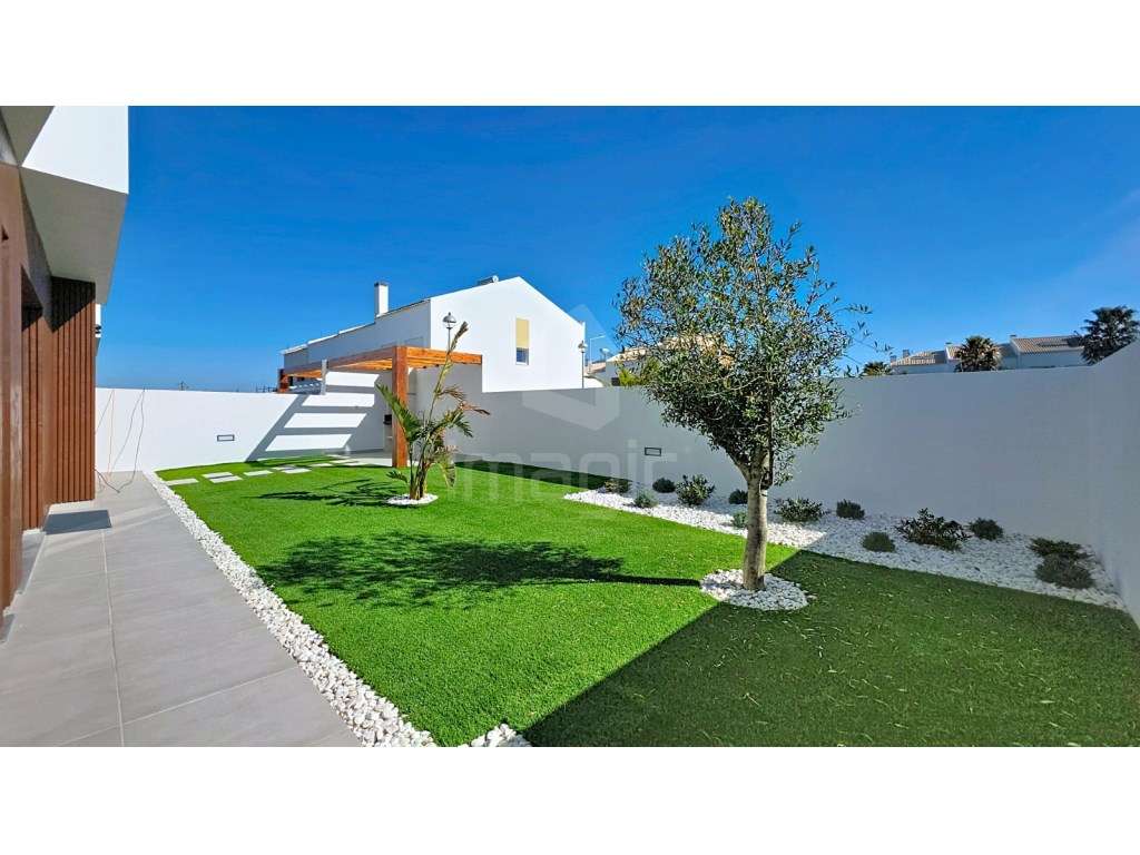 MORADIA T4 NOVA EM MAFRA.-34