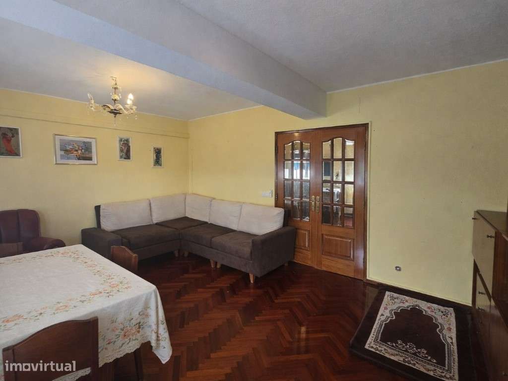 T3 no coração de Monte Abraão - 87m² | Totalmente equipado - Grande imagem: 2/29