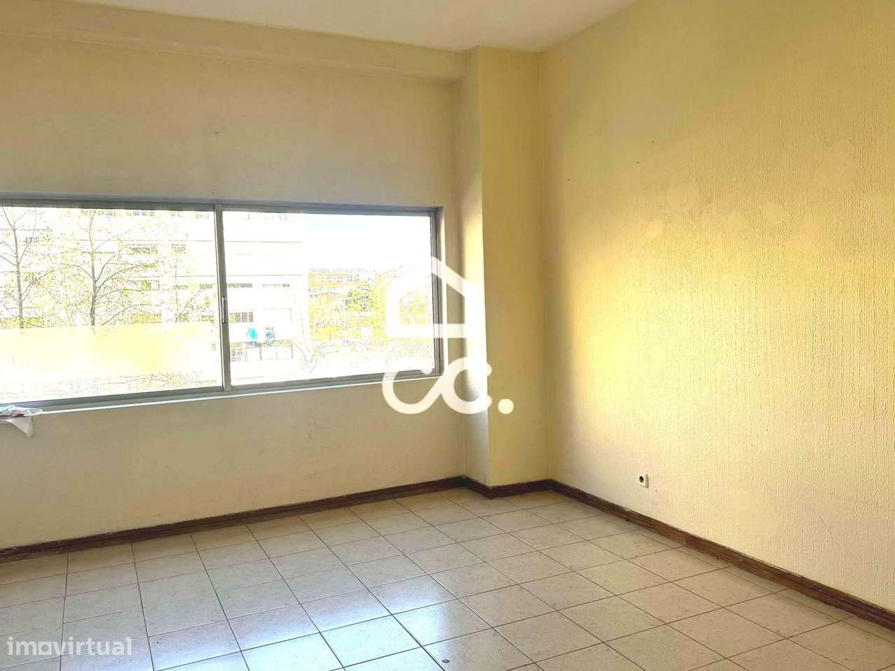 Duas lojas para arrendamento no centro de Chaves - Grande imagem: 5/9