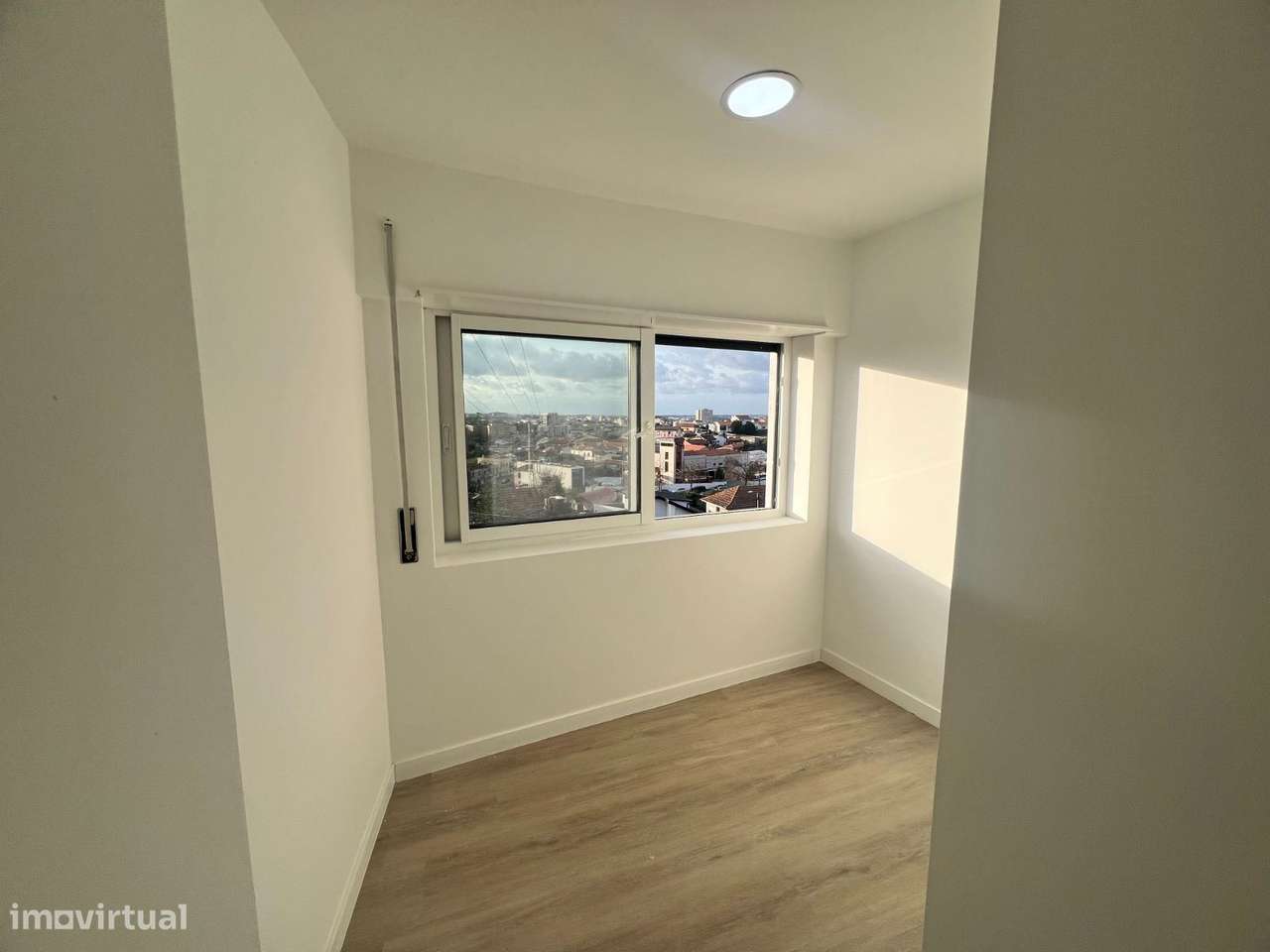 Apartamento T2 no Porto - Grande imagem: 4/22