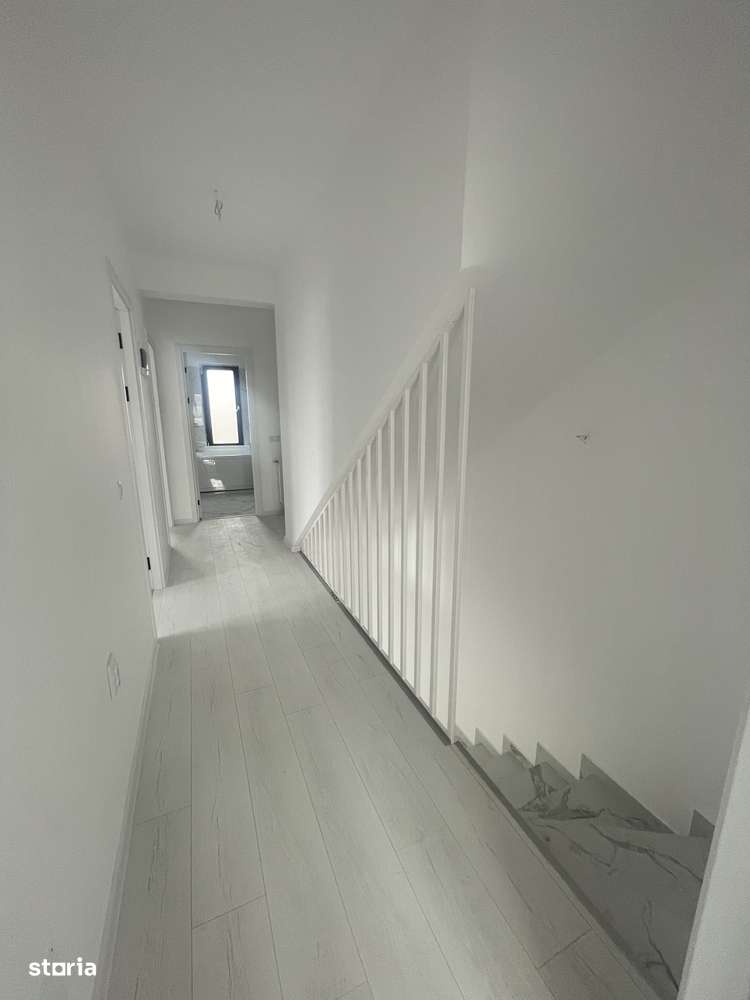 Casă modernă cu mansardă și curte, ideală pentru familie-13