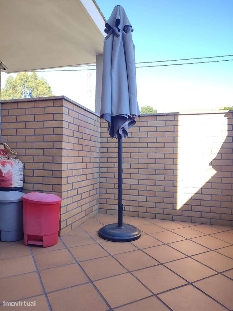 Moradia T4 (2 suites),cond. fechado, piscina, campo de jogos e ginásio-11