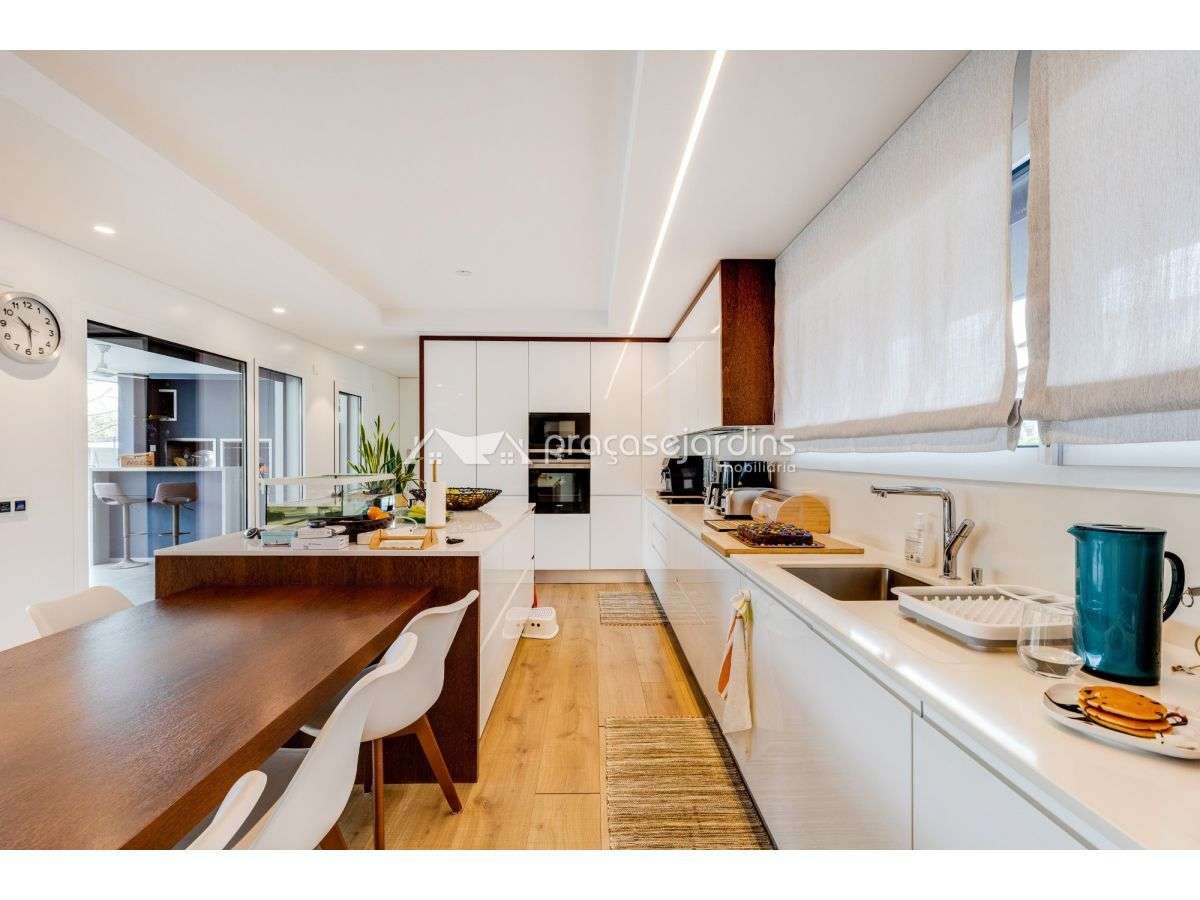 Moradia T5 Contemporânea e elevada eficiência energética – Amor, Le...-20