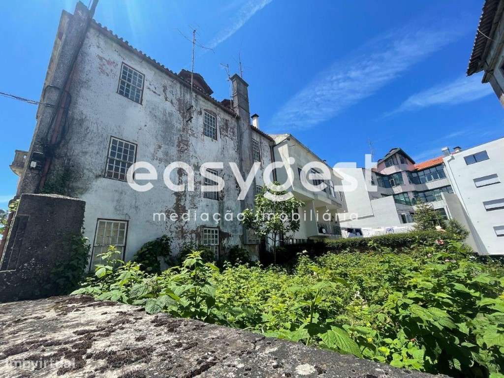 Prédio de 3 andares localização no centro da cidade para recuperar - Grande imagem: 4/12