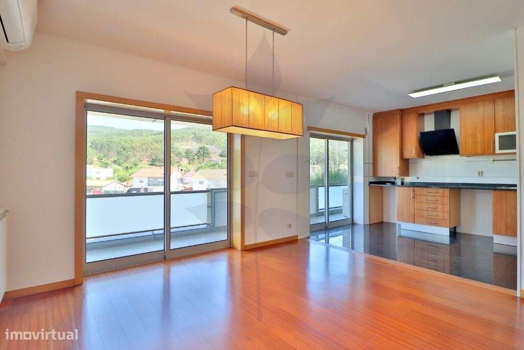 Venda apartamento T3 na freguesia de Este (São Pedro)-2