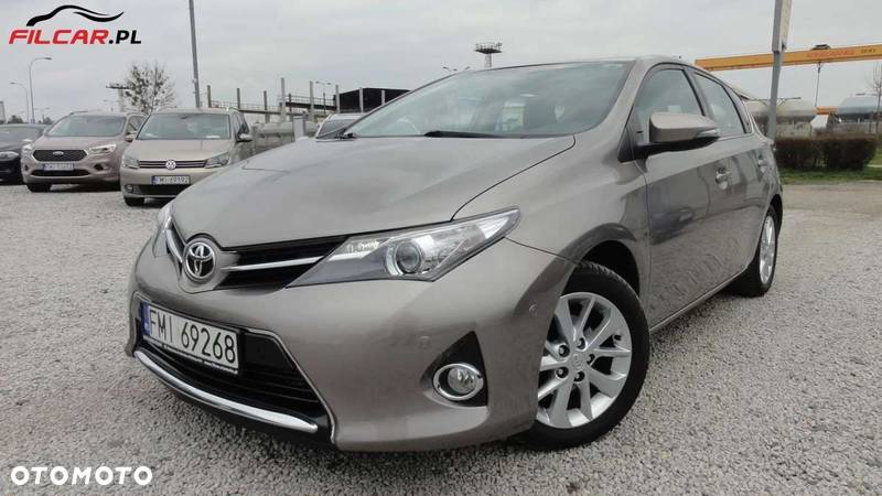 Toyota Auris 1.6 Premium + - 3