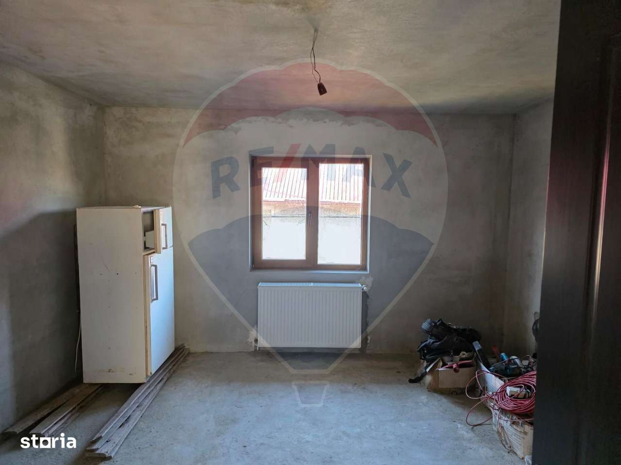 De vanzare casa solida cu teren generos si acces facil Lespezi Bacau-16