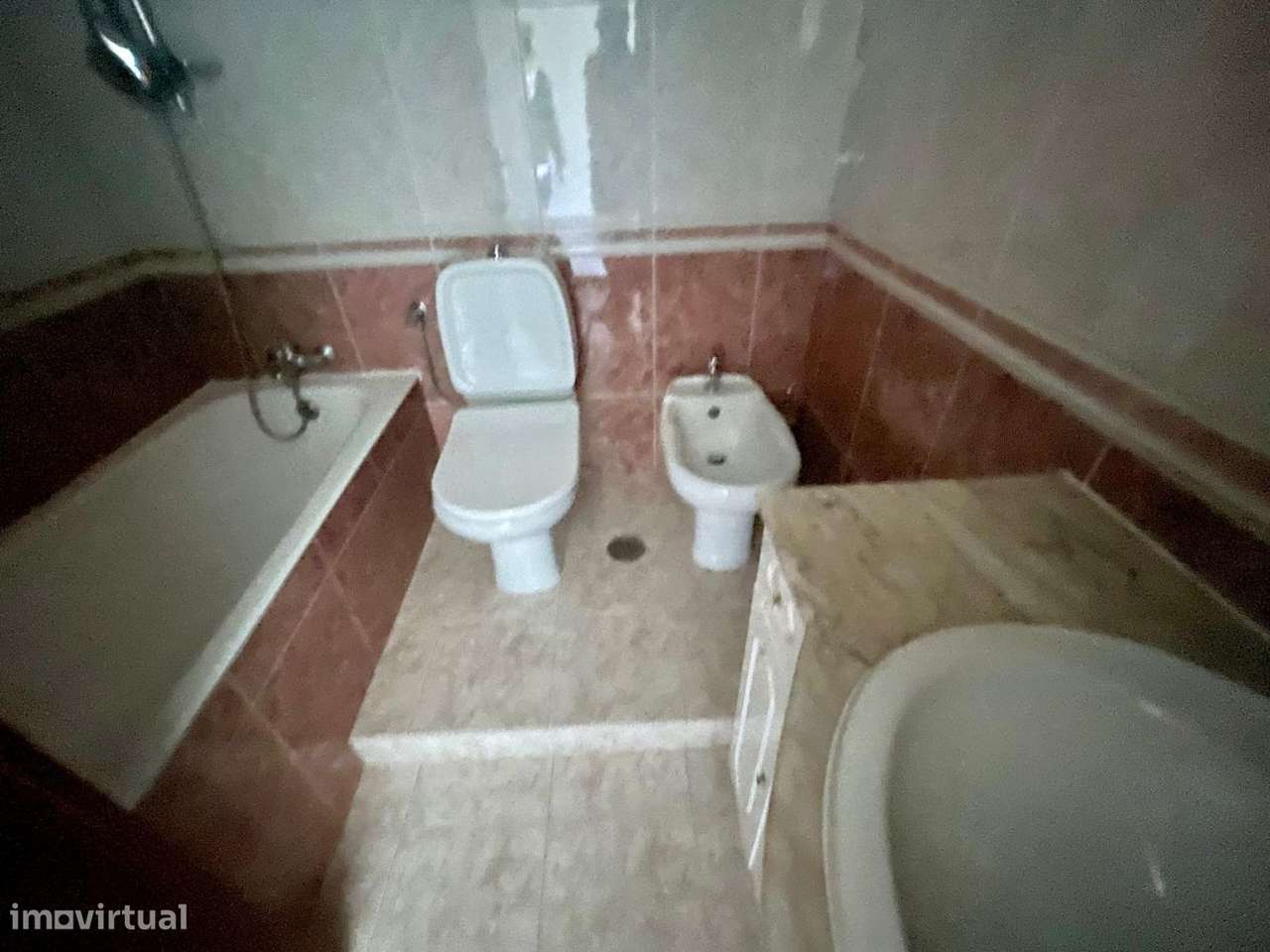 Apartamento T5 Duplex com Terraço, Lareira e Garagem em Zona Premium-22