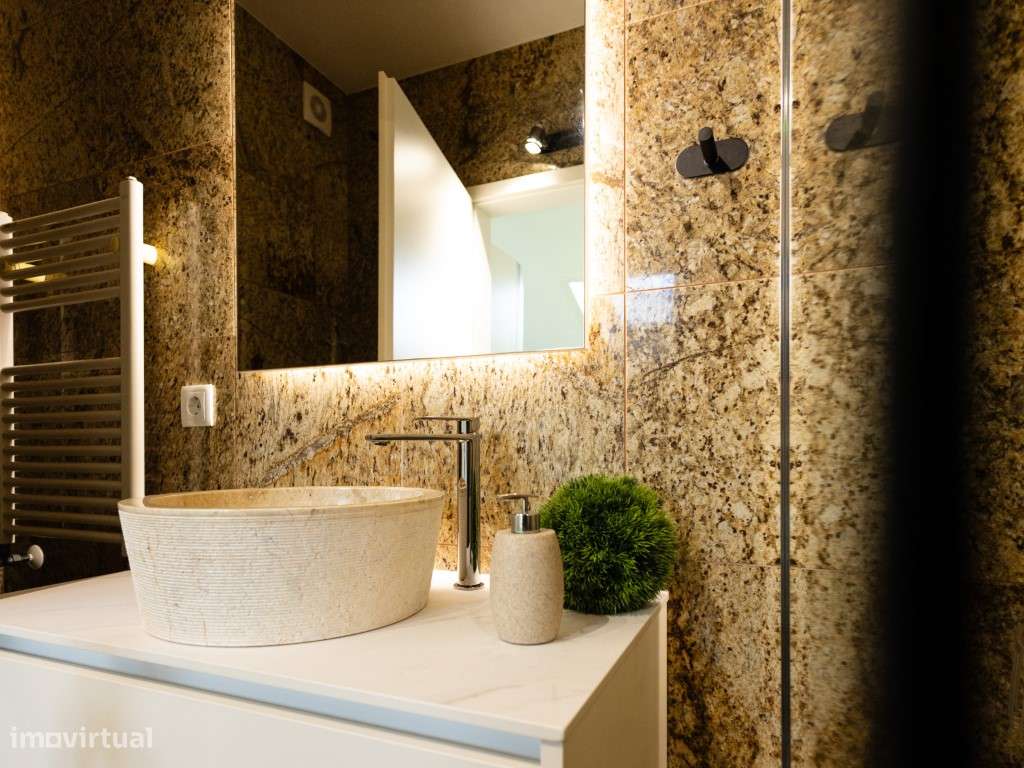 T2+2 Duplex na Condados - Como Novo, com Garagem Dupla-13