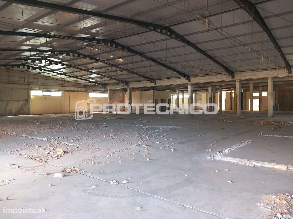 Armazém c/ 3.154m2 – Z. I. da Mota - Grande imagem: 3/24