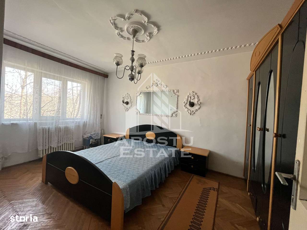 Apartament cu 3 camere, decomandat, situat in zona Sagului - Imagine principală: 2/9