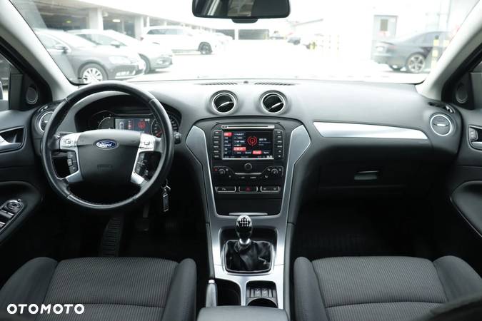 Ford Mondeo 2.0 TDCi Titanium - 32