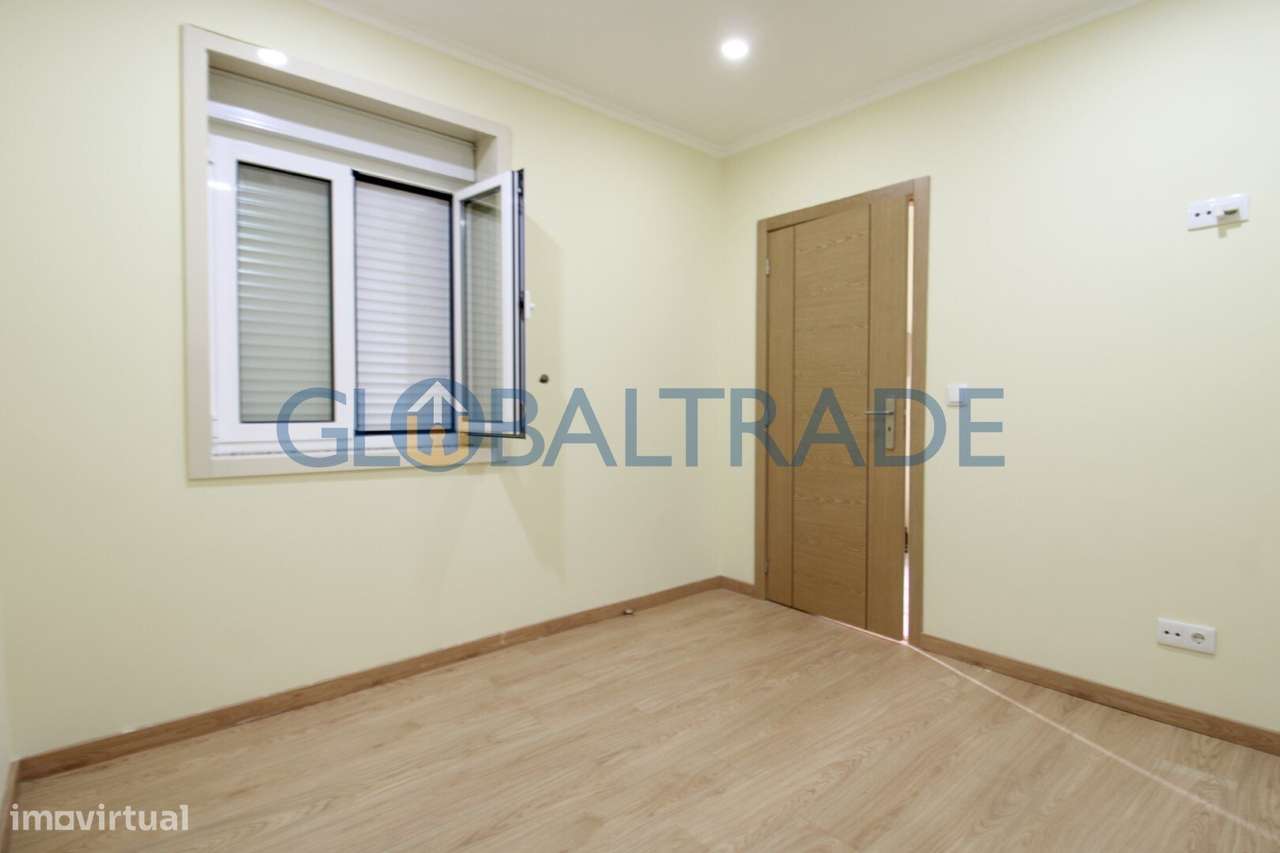 Moradia Térrea T3 totalmente renovada em Campanhã-9