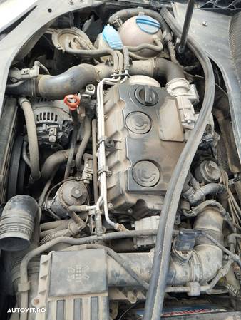 Dezmembrari  VW GOLF 5  2003  > 2009 1.9 TDI Motorina - 3