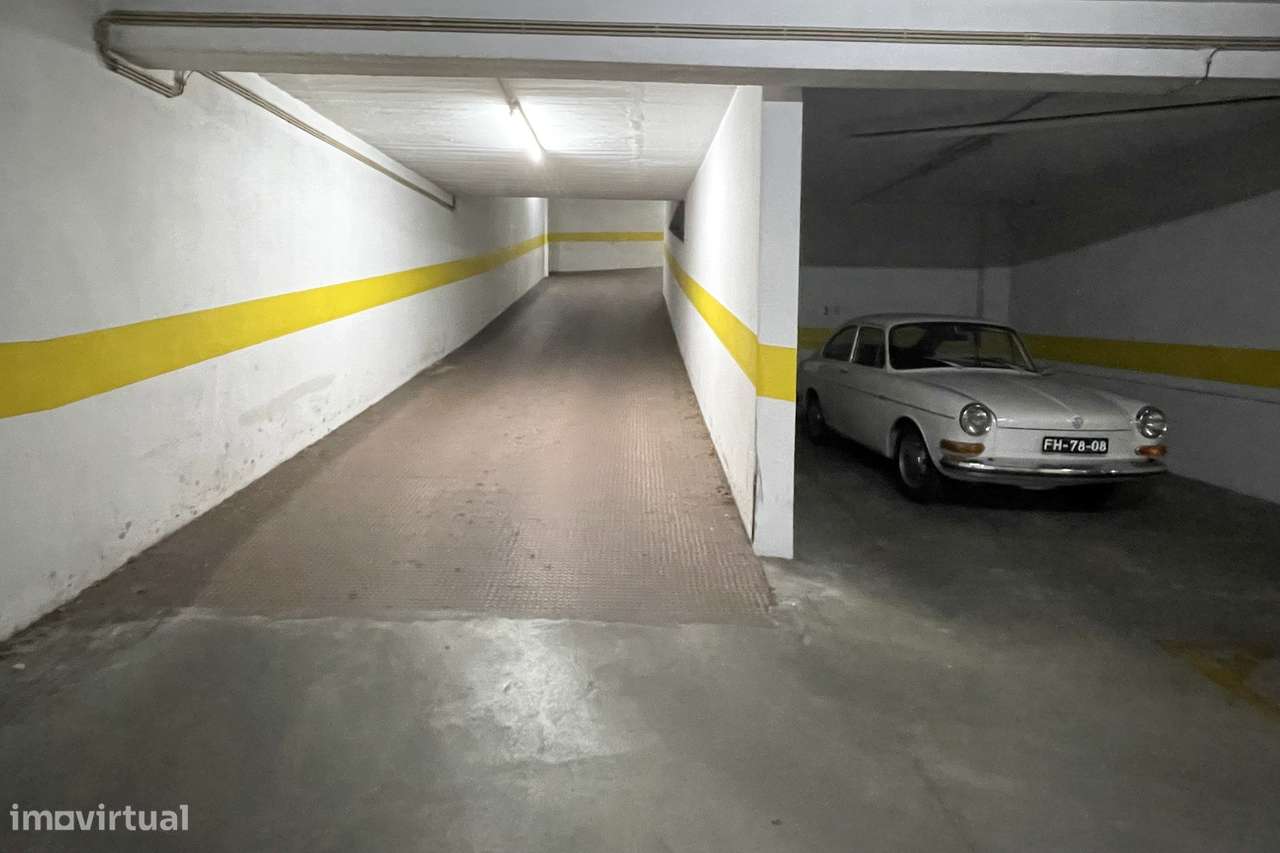 Lugar de Garagem Amplo 13m² | Laranjeiras | 100m da Loja do Cidadão - Grande imagem: 4/8