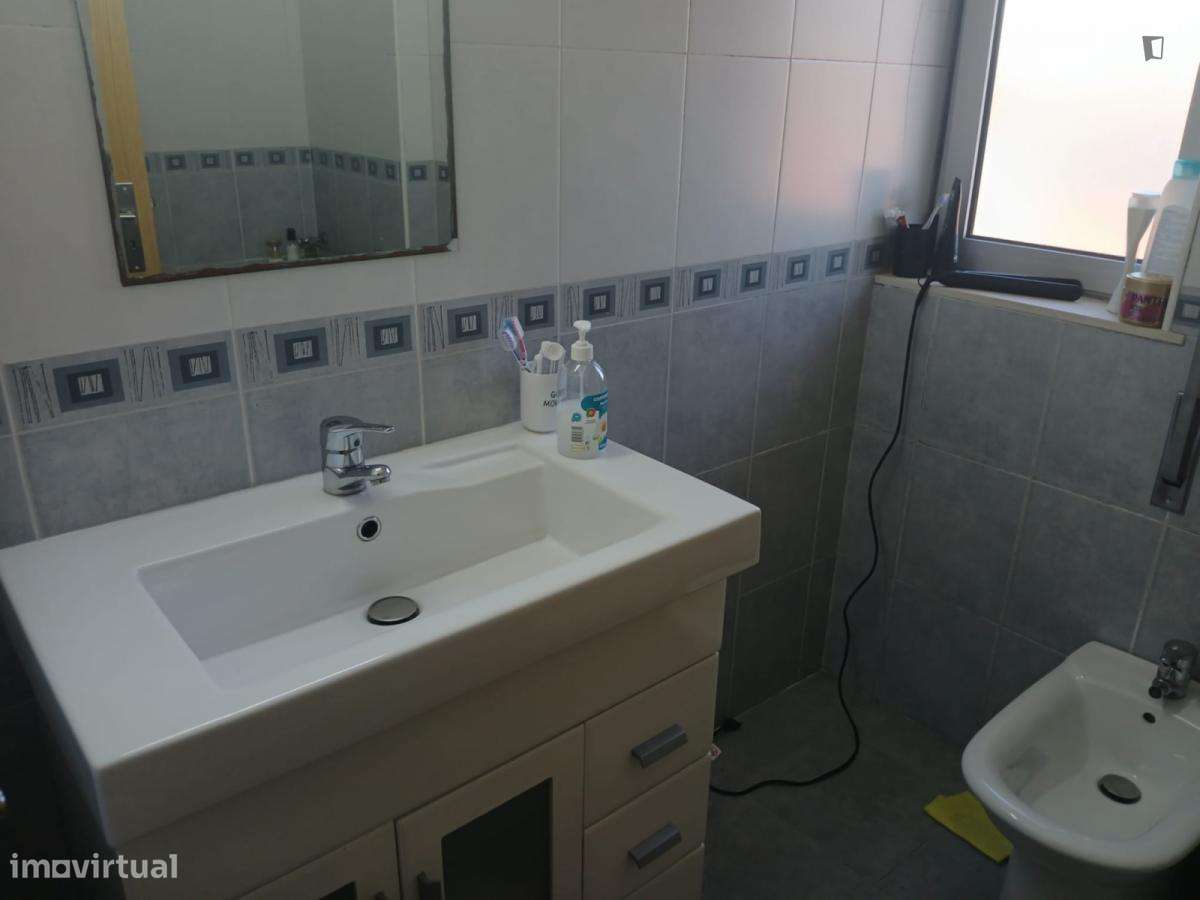 Quarto - localizado em Alta Universitária Coimbra - Grande imagem: 5/10