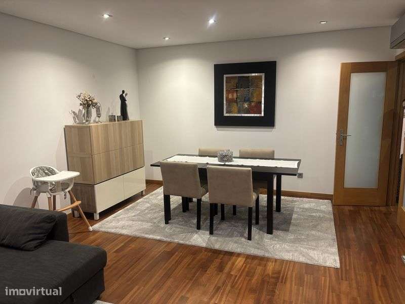 ->Apt. T2 | Rio Tinto | Varandas | Suite | Elevador | AC | Placa Solar - Grande imagem: 4/12