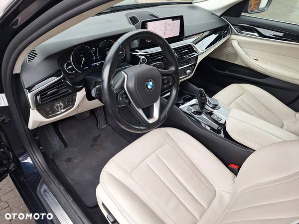 BMW Seria 5 518d Advantage - 11