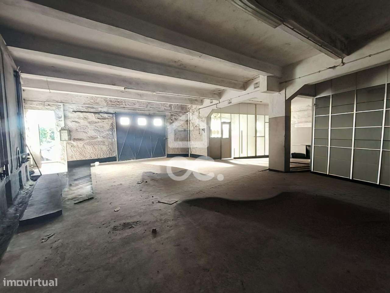 Armazém / Prédio com Potencial de Investimento em Águas Santas – Maia-11