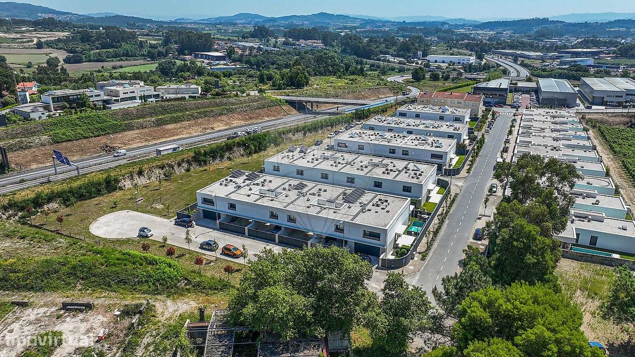 Moradia T3 para Venda em Famalicão, Esmeriz - Grande imagem: 5/43